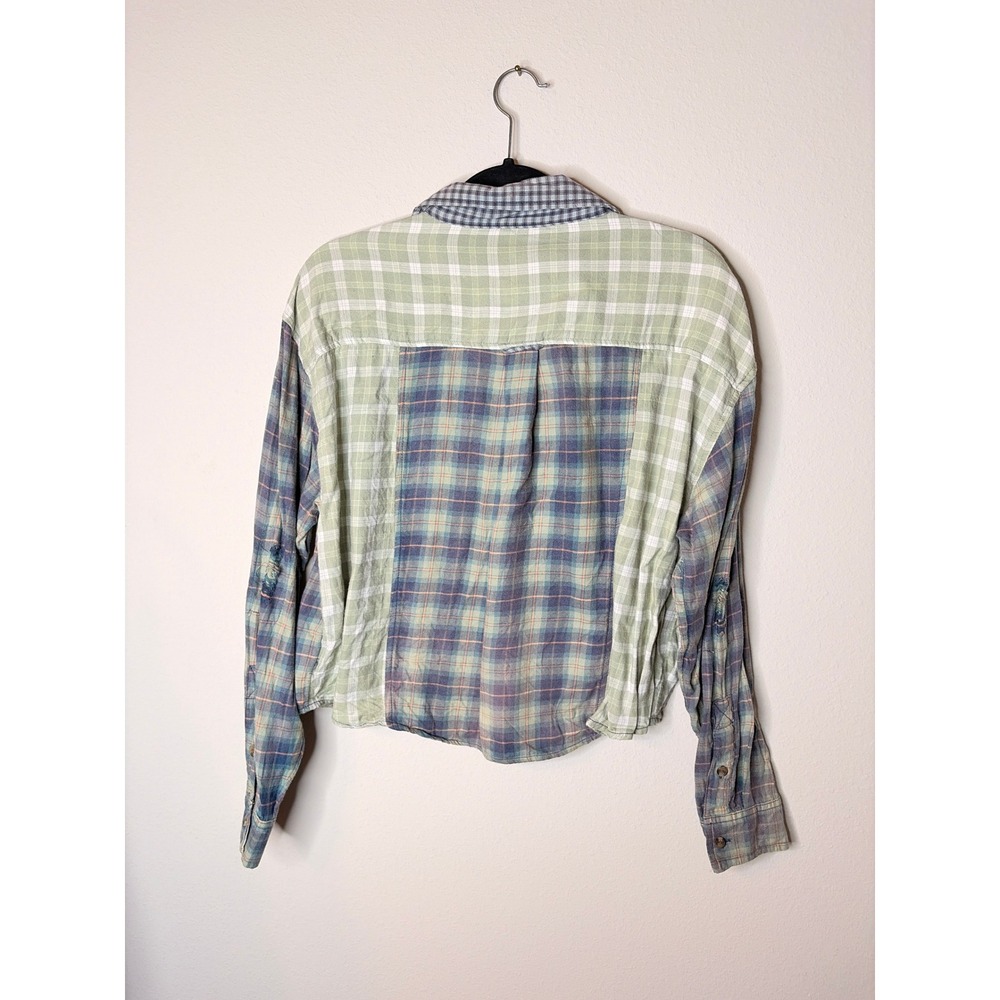 American Eagle Mixed Plaid Patchwork Cropped Button Down Flannel Large - Picture 4 of 10